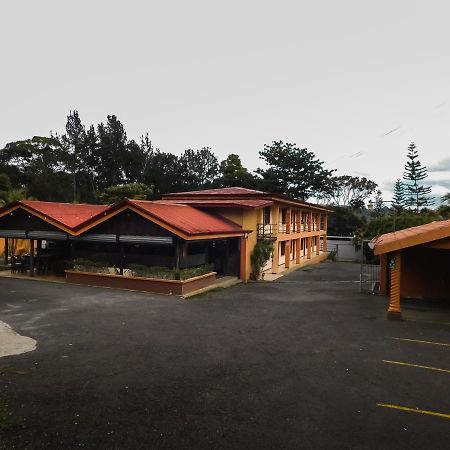 Hotel Amjeco San Isidro De El General Bagian luar foto